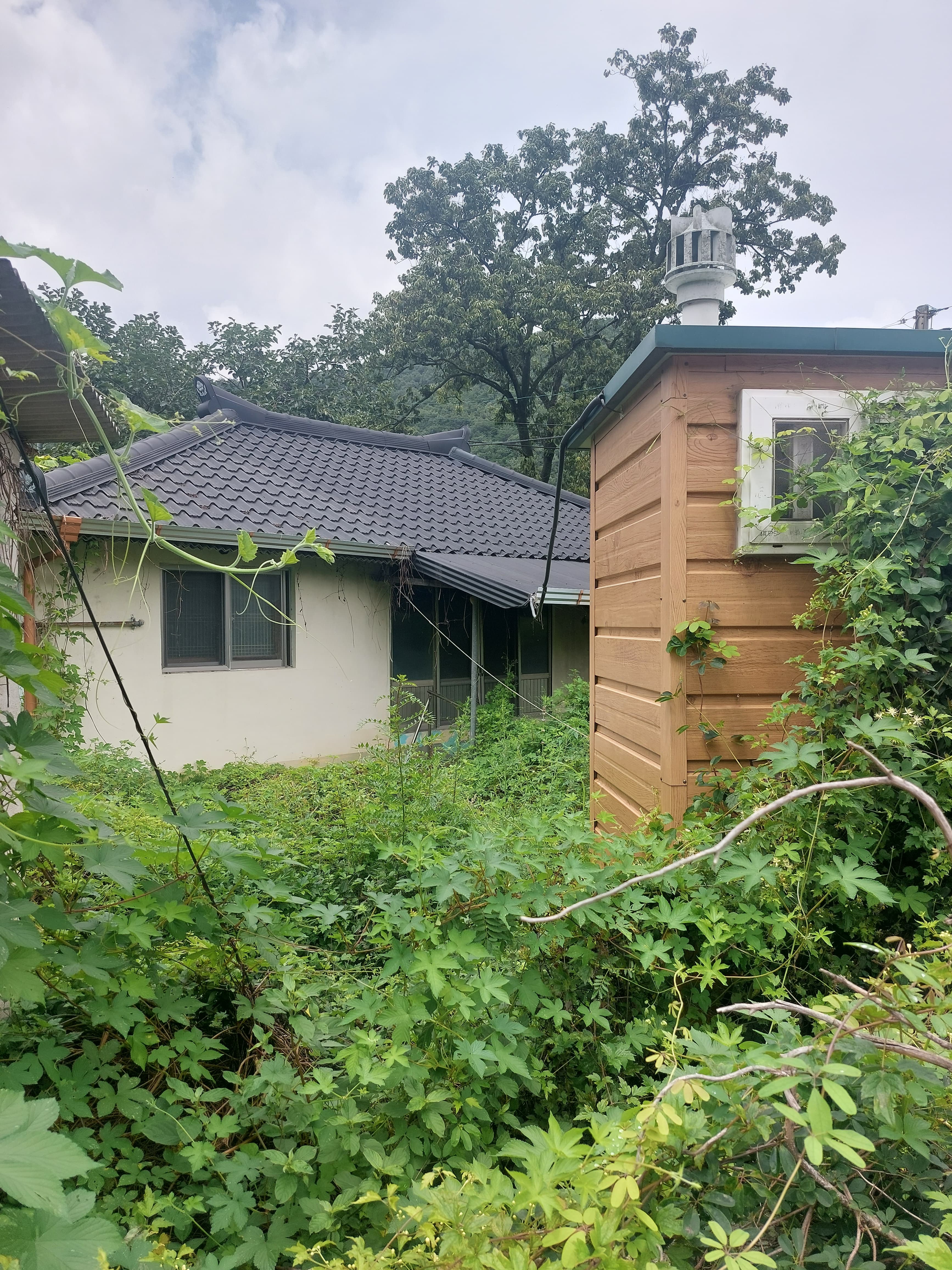 Rural House in Uiryeong
